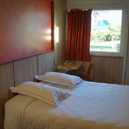 Hotel The Originals Access Aéroport, 2*