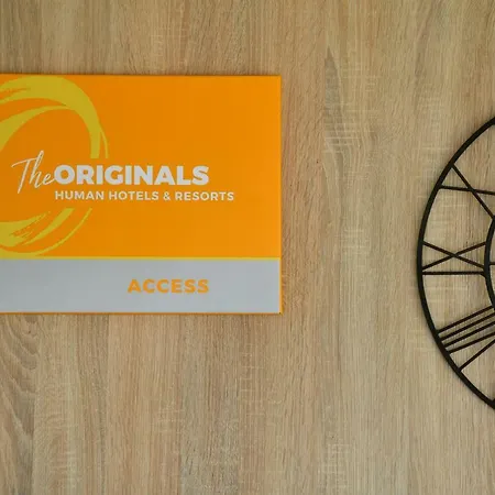 Hotel The Originals Access Aéroport, 2*